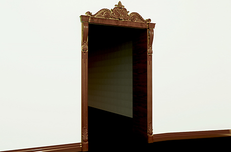 Портал коричневый с золотистыми вставками